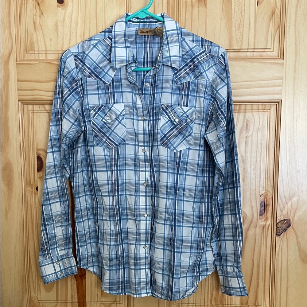 Women’s Wrangler Blue Plaid Button-Up Western Shirt (Medium)